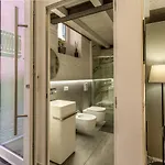 Vicolo Dei Duelli Industrial Apartment *