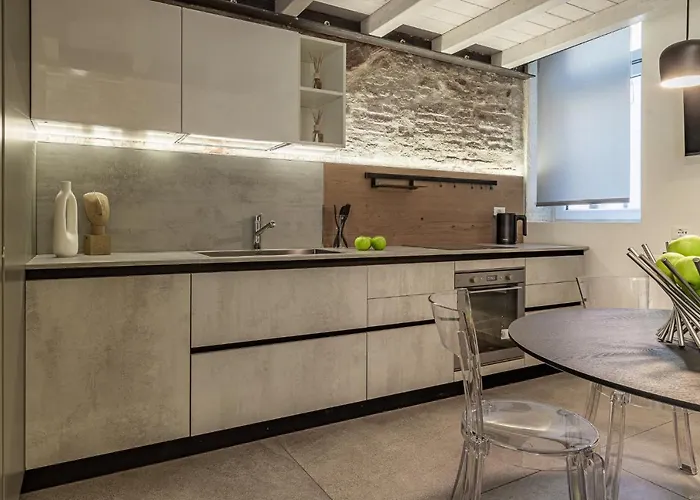 Vicolo Dei Duelli Industrial Apartman *