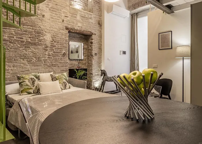 Vicolo Dei Duelli Industrial Ferrara